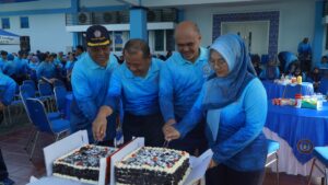 Universitas Hang Tuah Gelar Senam Bersama dan Rayakan Ulang Tahun Dosen-Karyawan