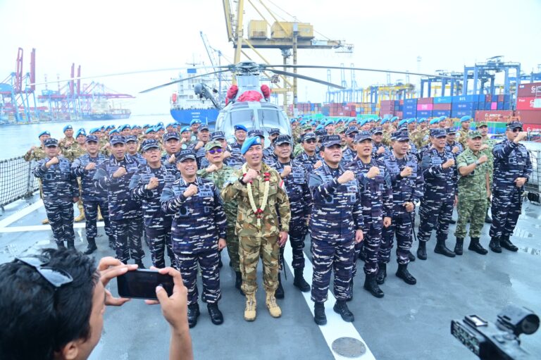 Pangkoarmada II Sambut Kepulangan KRI Sultan Iskandar Muda-367 dari Misi UNIFIL Lebanon