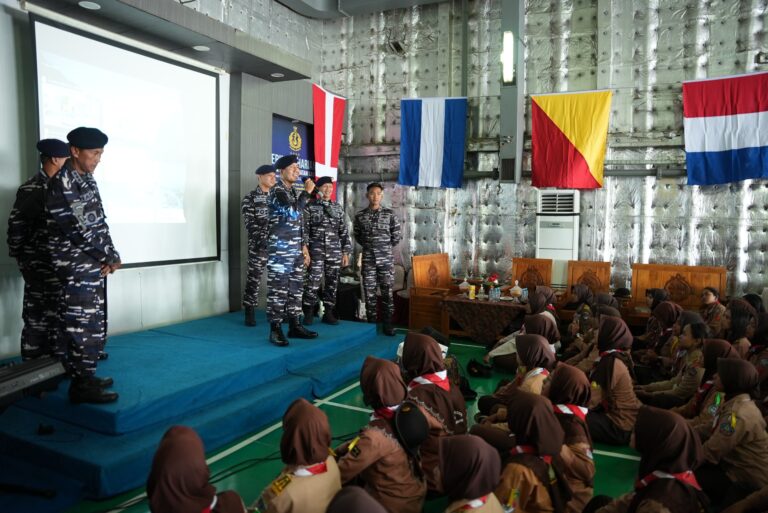 Diikuti Ratusan Anggota Pramuka Se-Jatim, Persami KKRI Koarmada II Tahun 2026 Resmi Dibuka Pangkoarmada II