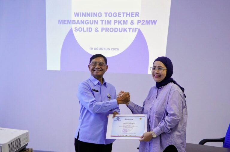 Bangun Tim Solid, UHT Bekali Mahasiswa Hadapi PKM dan P2MW